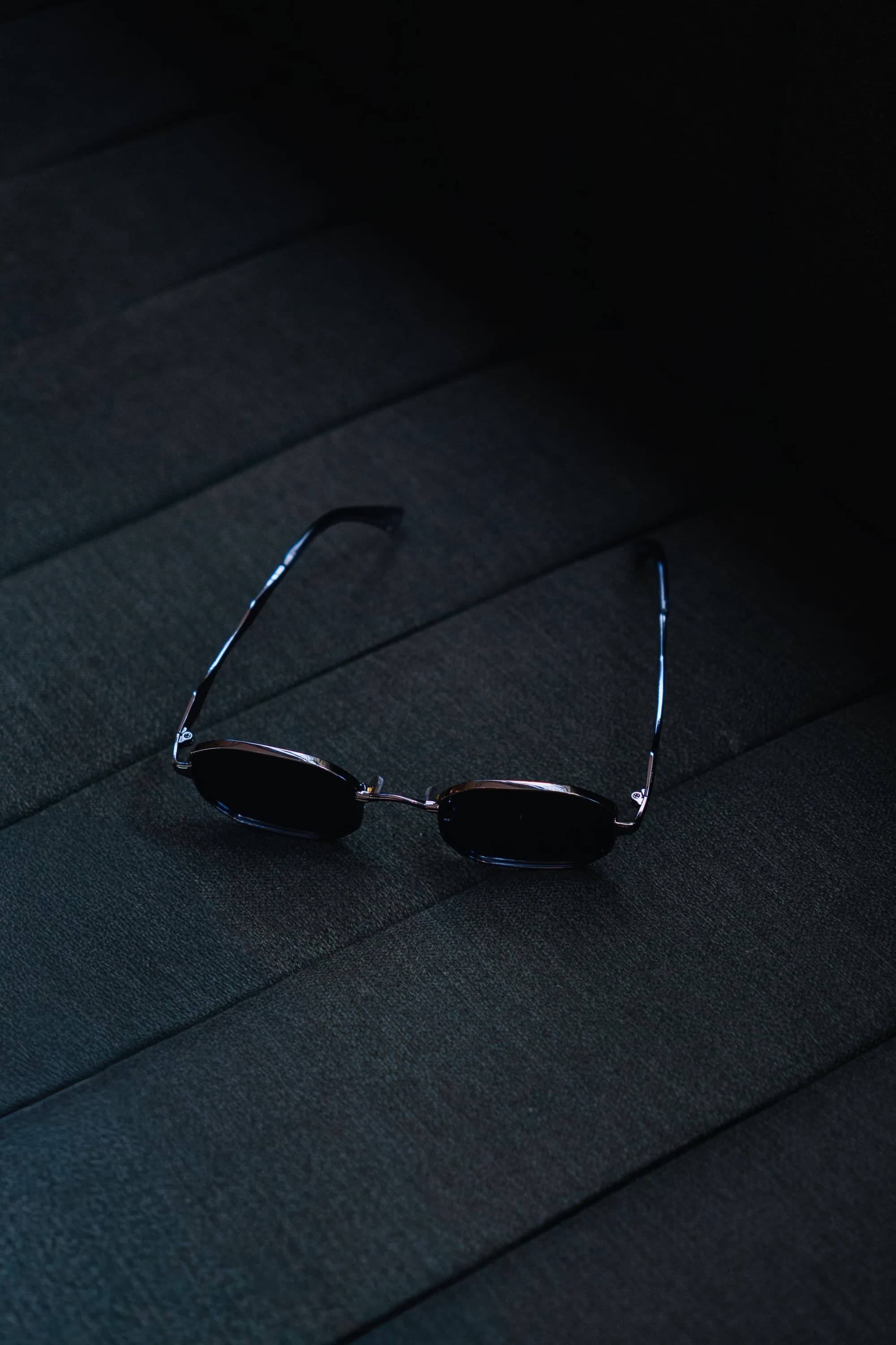 Óculos Ziren em close, lentes e armação em destaque